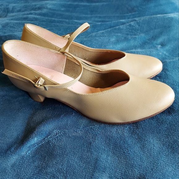 Beige Character Shoes - Picture 3 of 5
